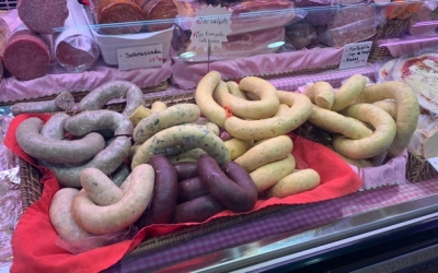 La botifarra d'ou és un dels productes estrella del Dijous Gras | Mireia Sans